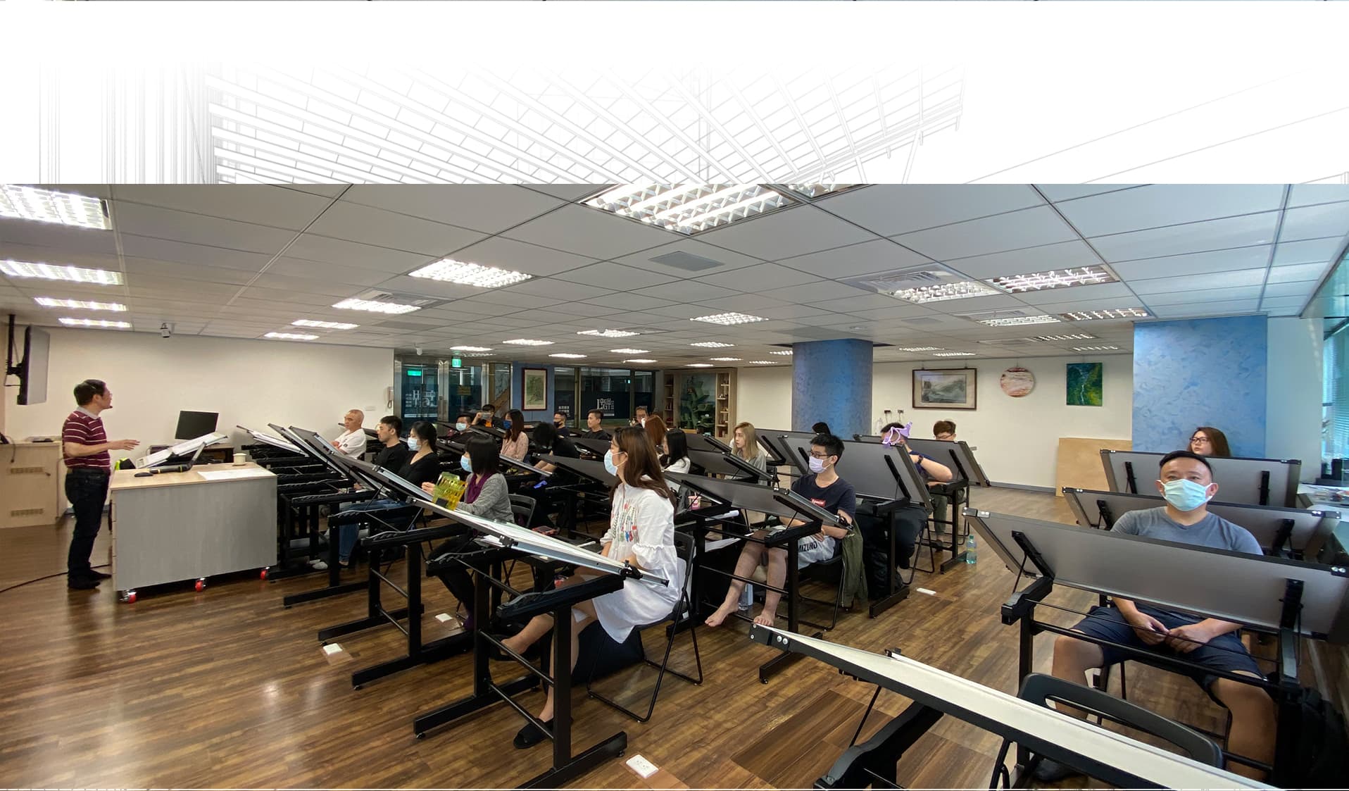 徠特爾教室內的課堂講解現場
